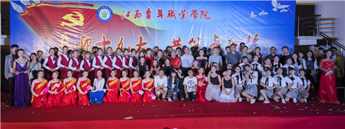 17.大合影.jpg